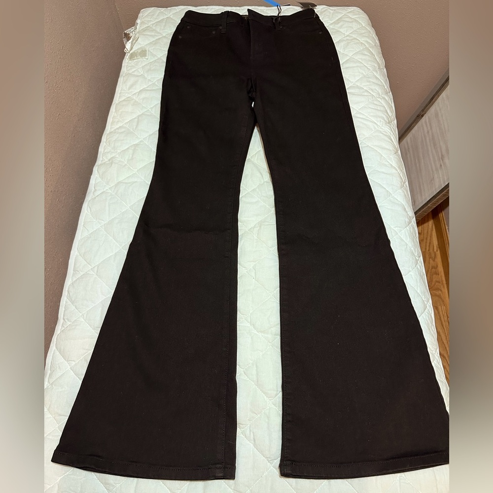 Women’s Flare Jeans